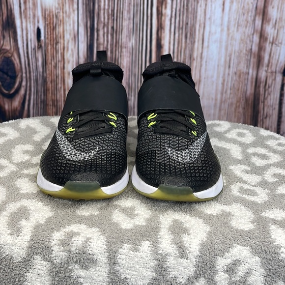 🔥🌟Nike Air Zoom Strong Trainers🌟🔥 - Picture 3 of 17